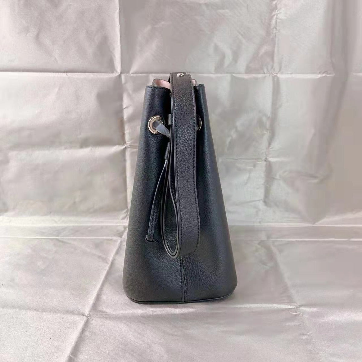 Kate Spade WKRU6827 marti large bucket bag in black Kate Spade WKRU6827 marti large bucket bag in black